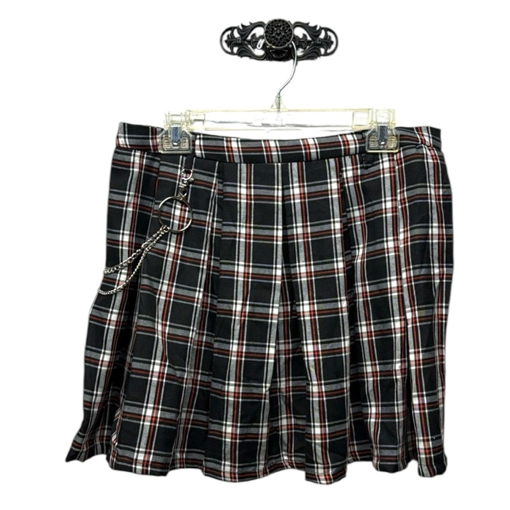 Hot Topic Black White Red Plaid Pleated O-Ring Chain strap Mini Skirt Large